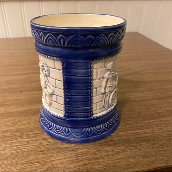 Vintage Ceramic blue and white Roman Chariot Mug - Picture 3 of 6